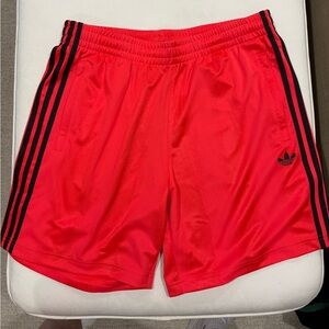 Adidas Originals Men’s Shorts Large (red)